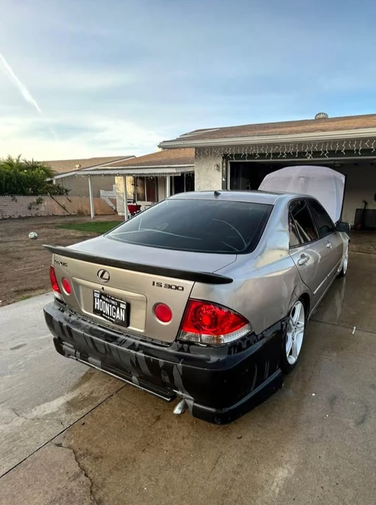 2004 Lexus IS 1st Gen - Image 3 of 3