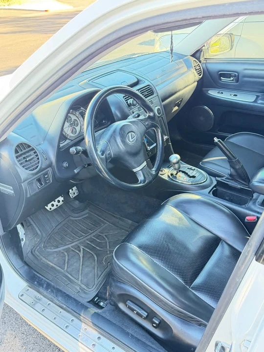 2004 Lexus IS 1st Gen - Image 7 of 13
