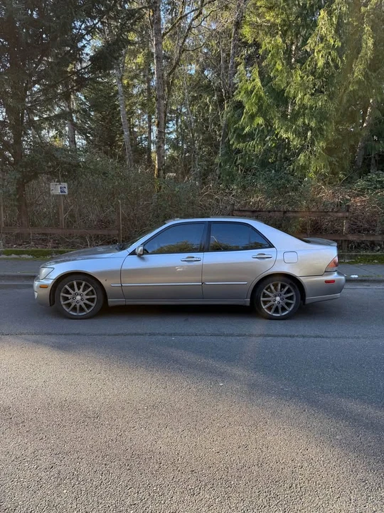 2004 Lexus IS 1st Gen - Image 2 of 10
