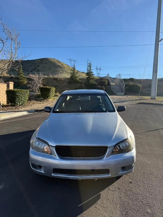 2004 Lexus IS 1st Gen - Image 5 of 10