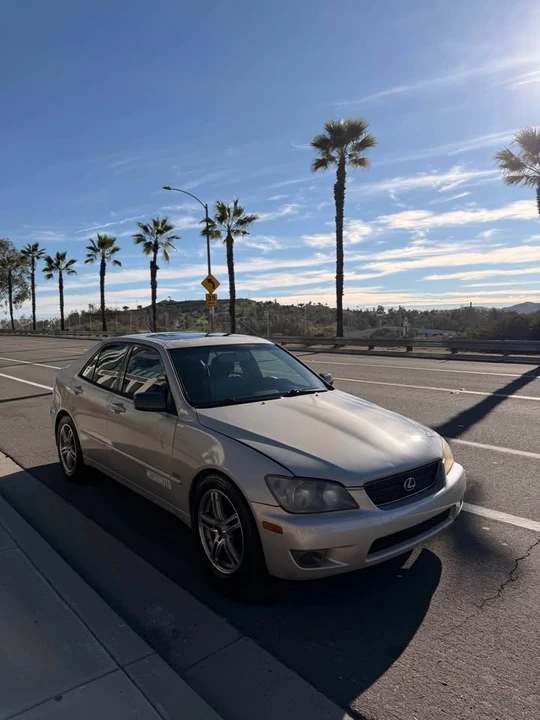 2004 Lexus IS 1st Gen - Image 3 of 11