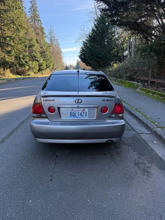 2004 Lexus IS 1st Gen - Image 3 of 10
