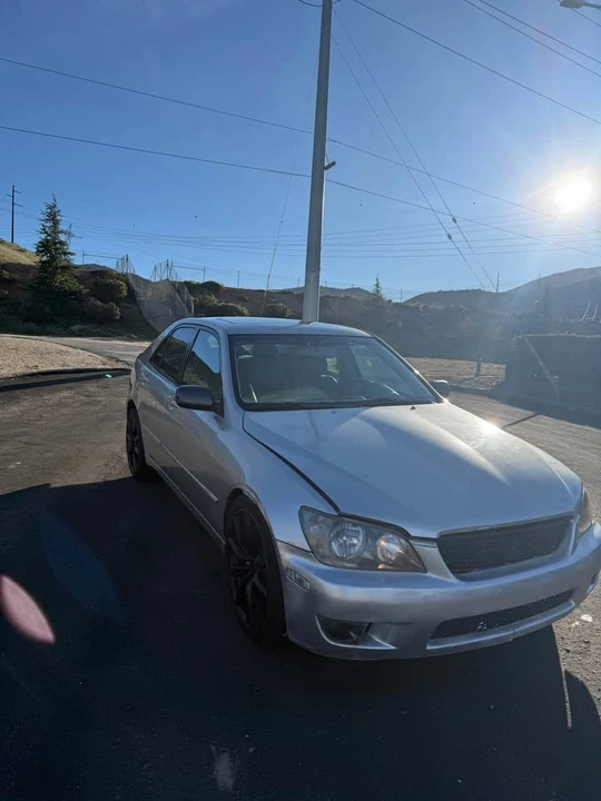 2004 Lexus IS 1st Gen - Image 4 of 10