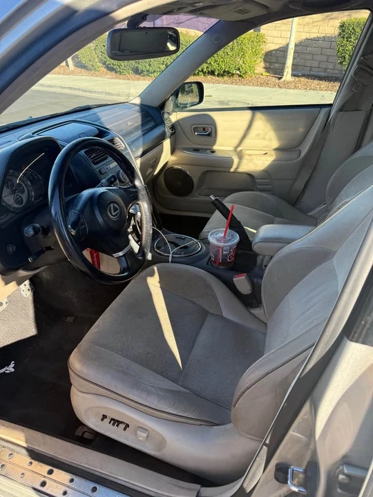 2004 Lexus IS 1st Gen - Image 8 of 10