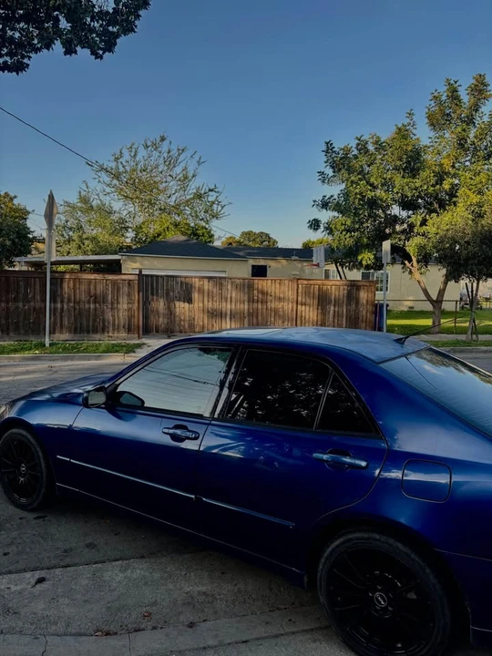 2004 Lexus IS 1st Gen - Image 5 of 10