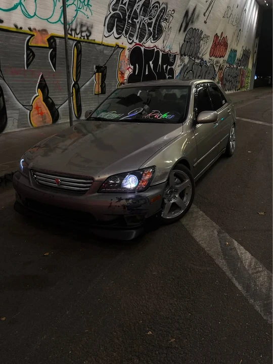 2004 Lexus IS 1st Gen - Image 5 of 8