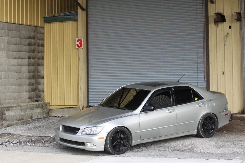 2004 Lexus IS 1st Gen - Image 2 of 8