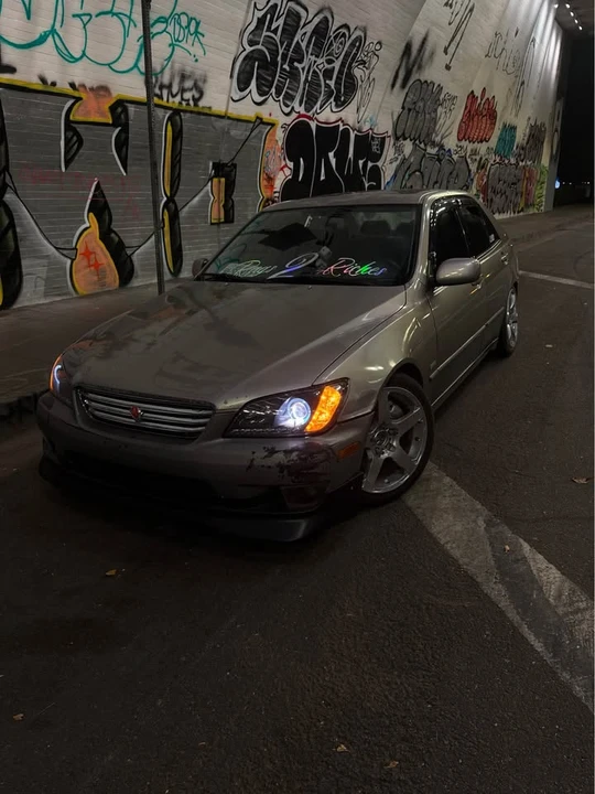 2004 Lexus IS 1st Gen - Image 4 of 8