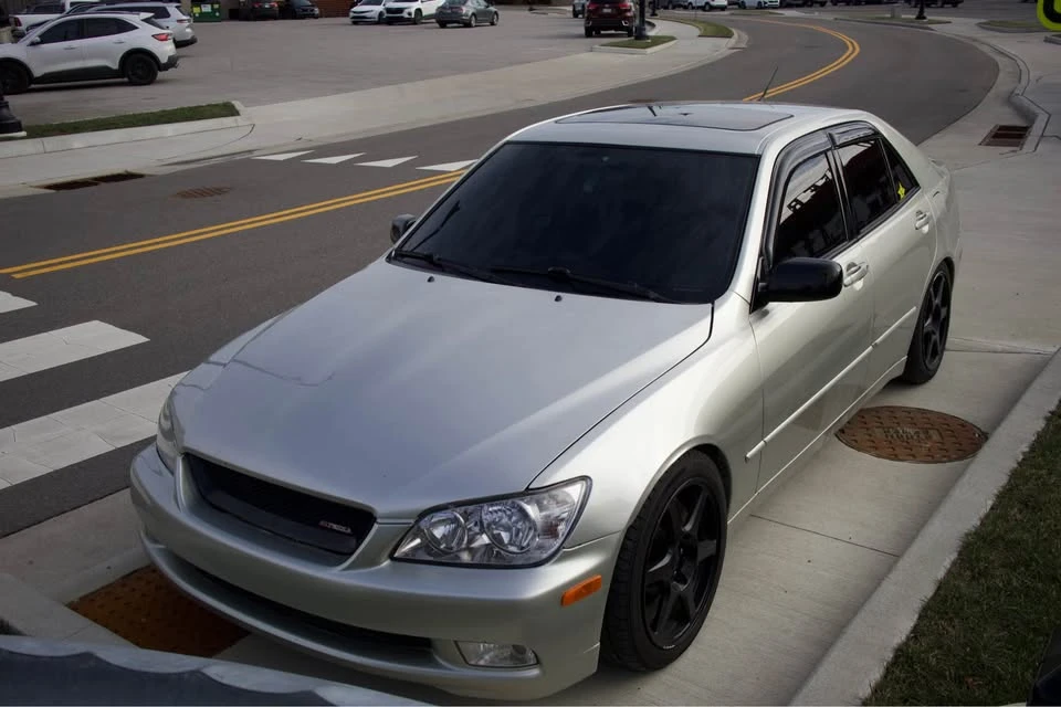 2004 Lexus IS 1st Gen - Image 6 of 8