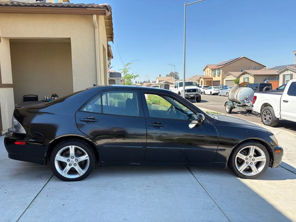 2004 Lexus IS 1st Gen - Image 2 of 8