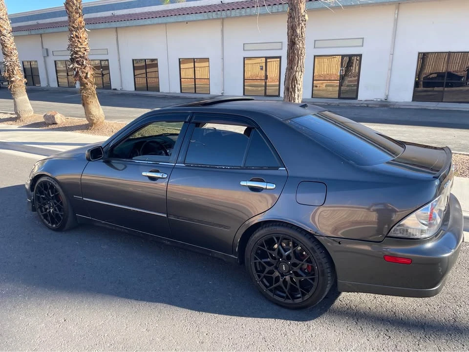2004 Lexus IS 1st Gen - Image 3 of 4