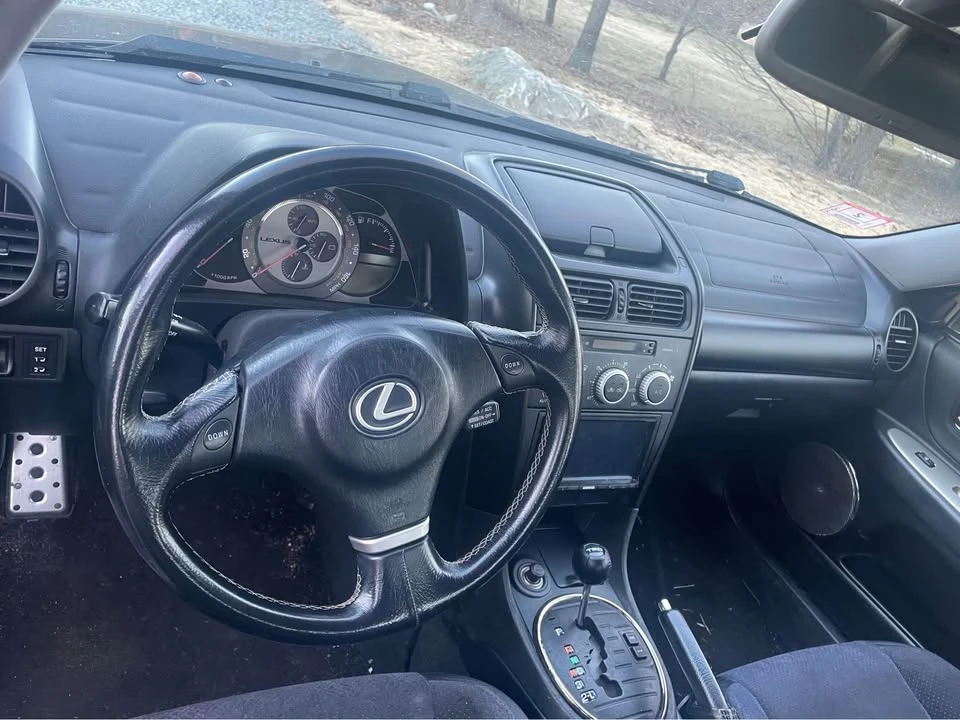 2004 Lexus IS 1st Gen - Image 3 of 10