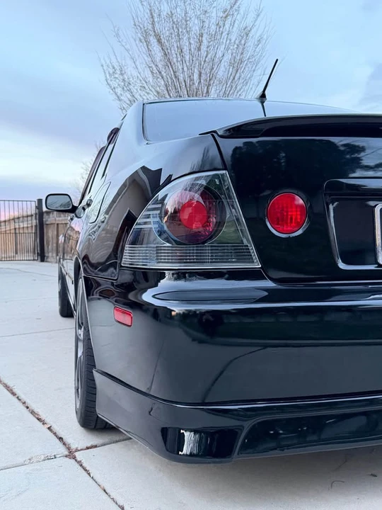 2004 Lexus IS 1st Gen - Image 15 of 18