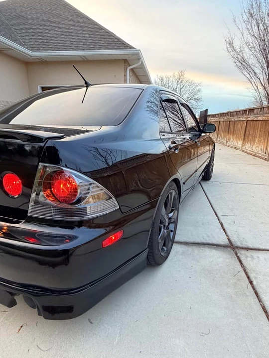 2004 Lexus IS 1st Gen - Image 9 of 18