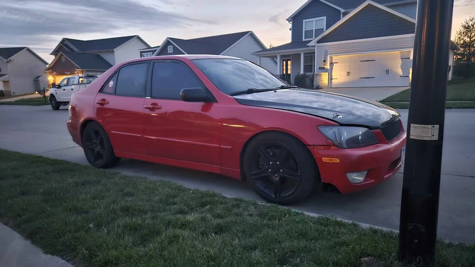 2004 Lexus IS 1st Gen - Image 2 of 11