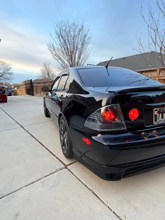 2004 Lexus IS 1st Gen - Image 3 of 18