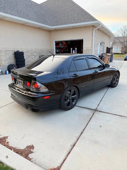 2004 Lexus IS 1st Gen - Image 5 of 18