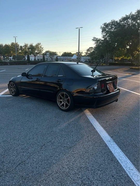 2004 Lexus IS 1st Gen - Image 11 of 19