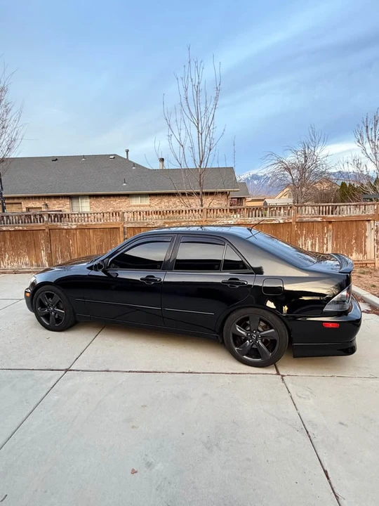 2004 Lexus IS 1st Gen - Image 2 of 18