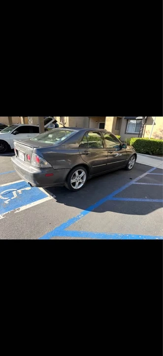 2004 Lexus IS 1st Gen - Image 3 of 10