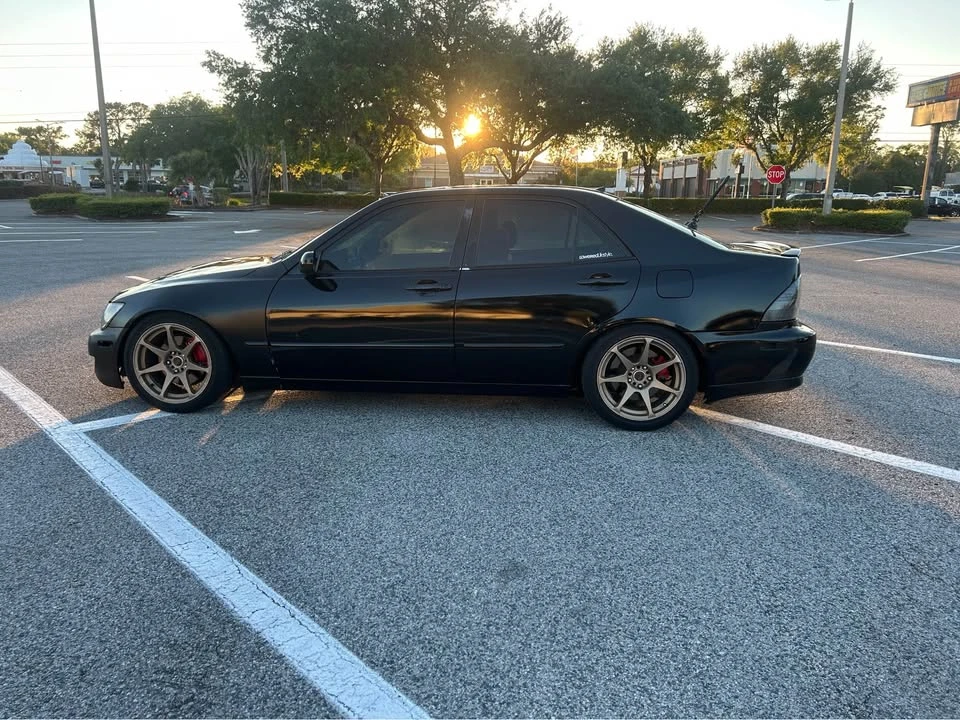 2004 Lexus IS 1st Gen - Image 4 of 19