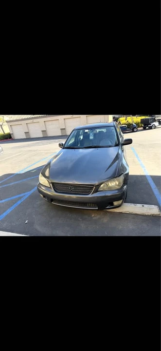 2004 Lexus IS 1st Gen - Image 6 of 10