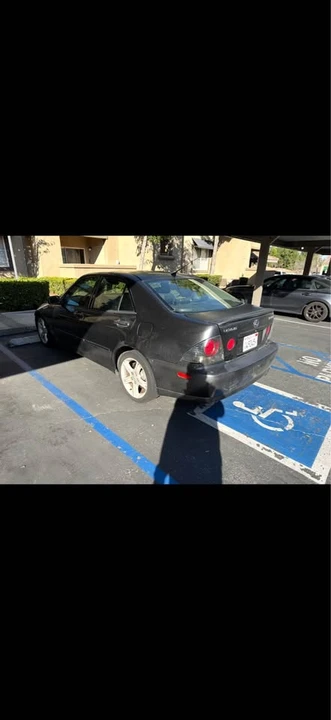 2004 Lexus IS 1st Gen - Image 4 of 10