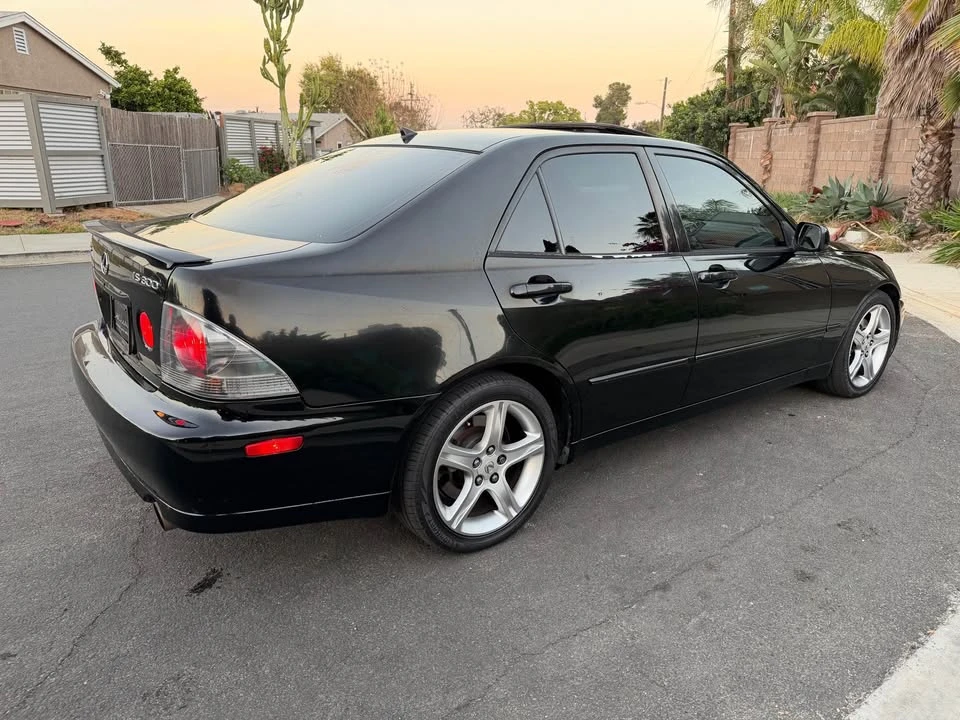 2004 Lexus IS 1st Gen - Image 4 of 20