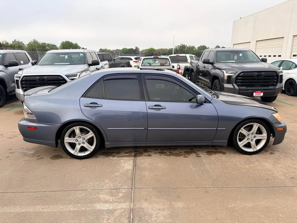 2004 Lexus IS 1st Gen - Image 12 of 20