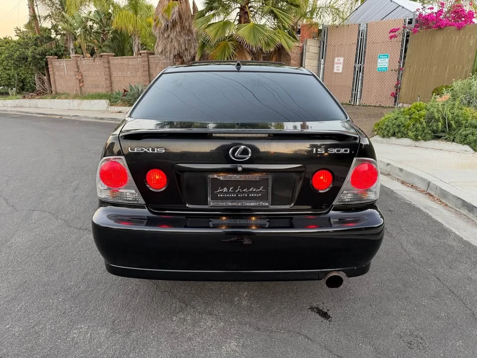 2004 Lexus IS 1st Gen - Image 5 of 20