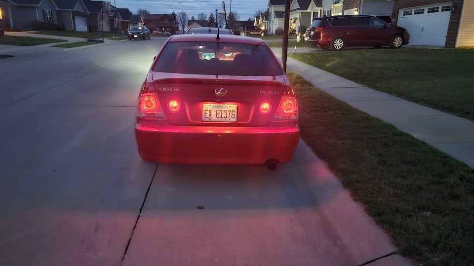 2004 Lexus IS 1st Gen - Image 9 of 11