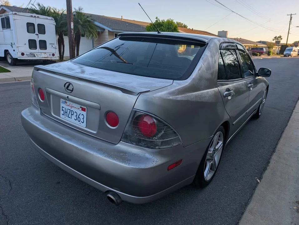 2004 Lexus IS 1st Gen - Image 6 of 10