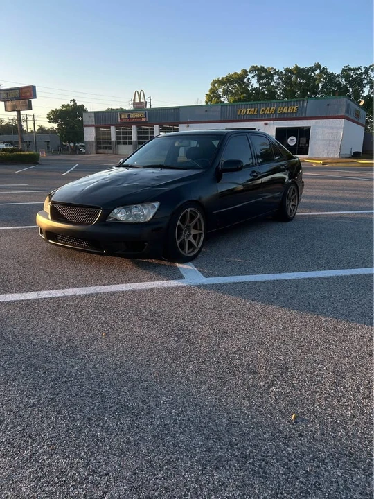 2004 Lexus IS 1st Gen - Image 5 of 19