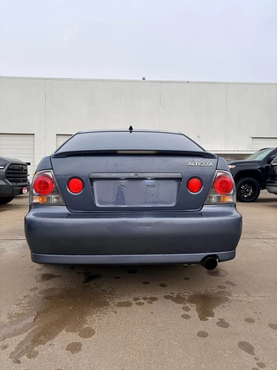 2004 Lexus IS 1st Gen - Image 9 of 20