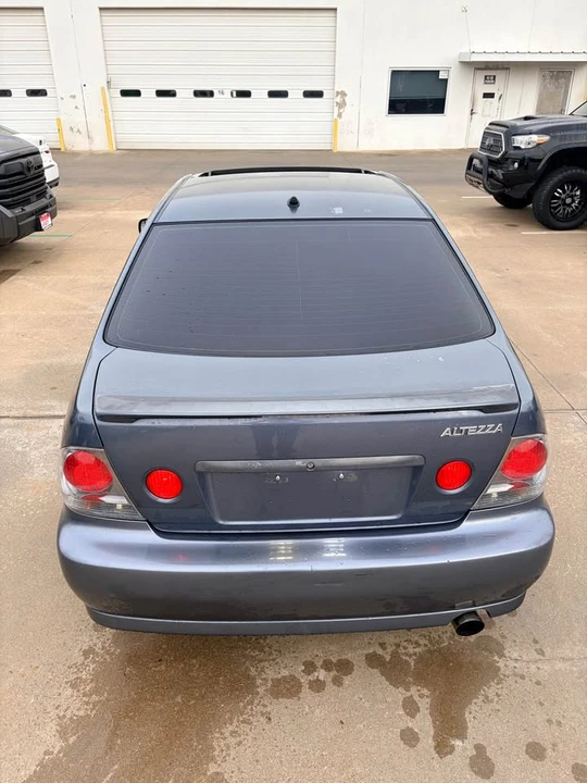 2004 Lexus IS 1st Gen - Image 10 of 20
