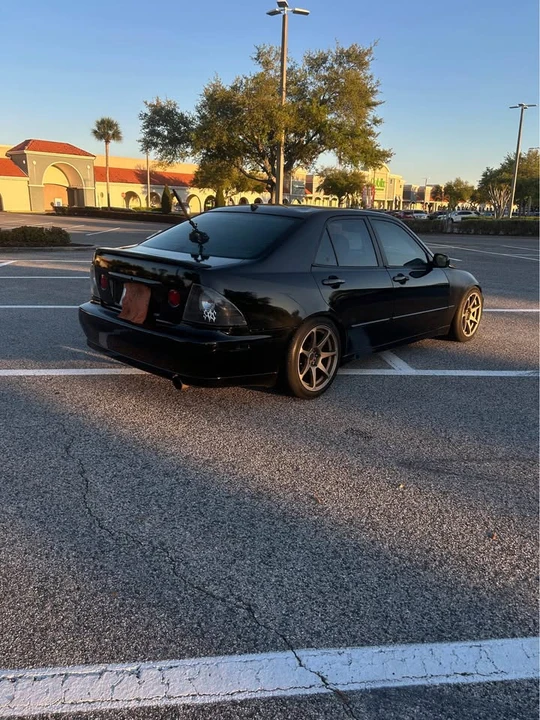 2004 Lexus IS 1st Gen - Image 9 of 19