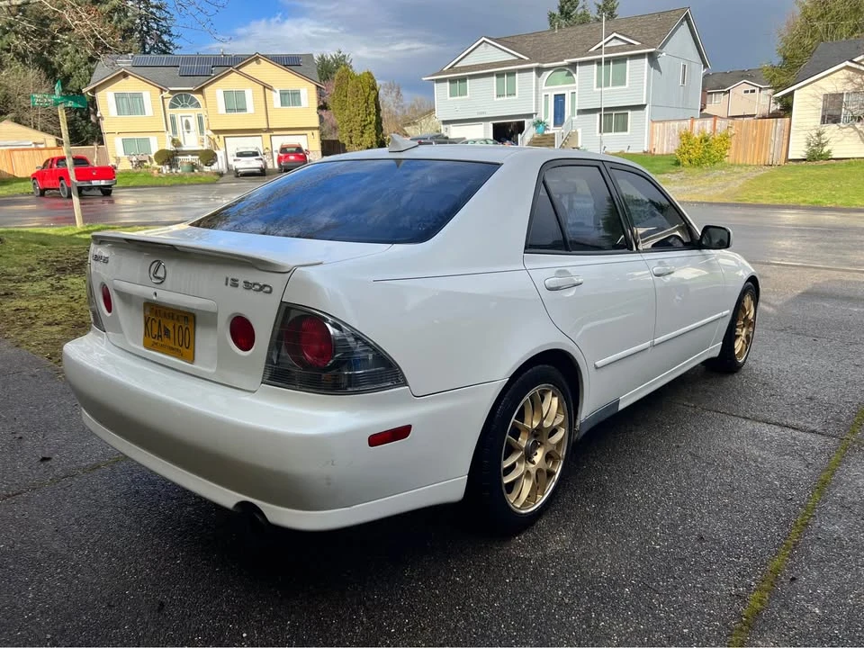 2004 Lexus IS 1st Gen - Image 3 of 10