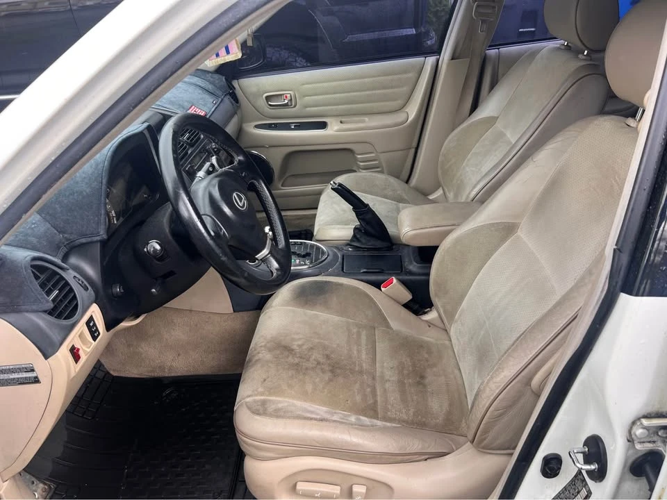 2004 Lexus IS 1st Gen - Image 5 of 10