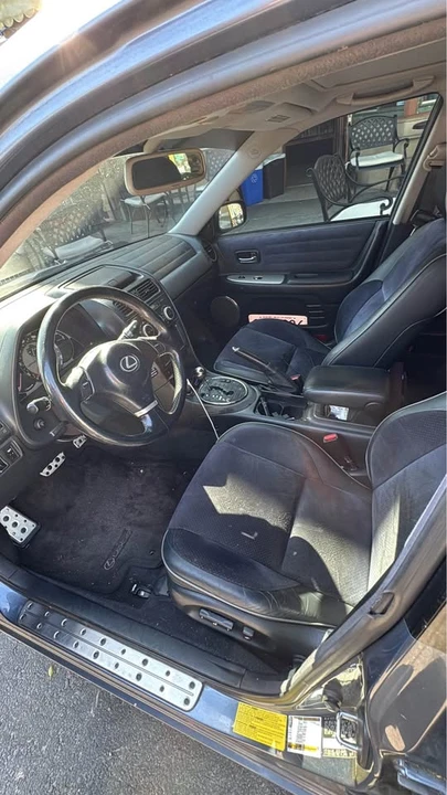 2004 Lexus IS 1st Gen - Image 6 of 8