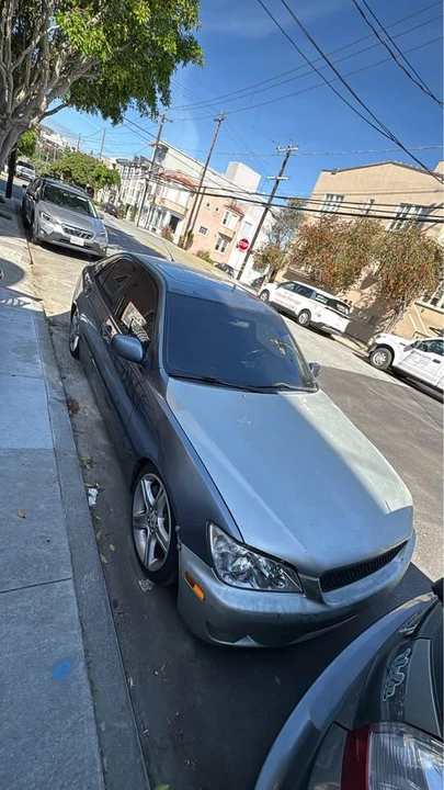 2004 Lexus IS 1st Gen - Image 4 of 8