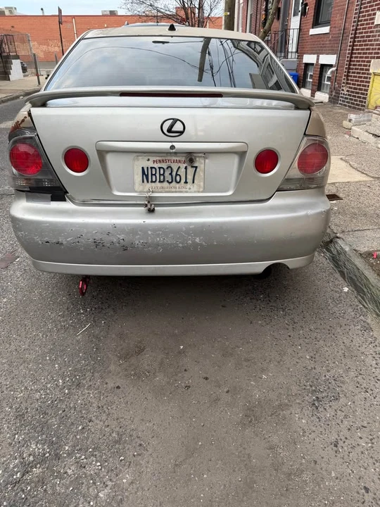 2004 Lexus IS 1st Gen - Image 5 of 7
