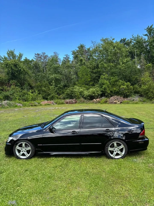 2004 Lexus IS 1st Gen - Image 2 of 11