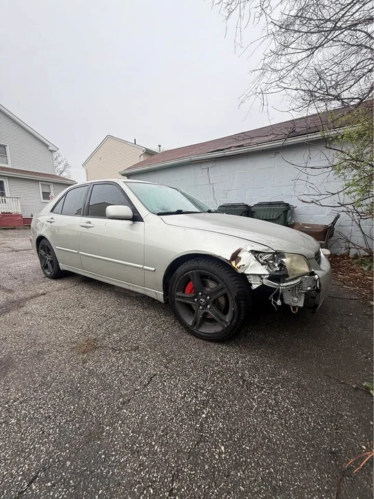 2004 Lexus IS 1st Gen - Image 5 of 8