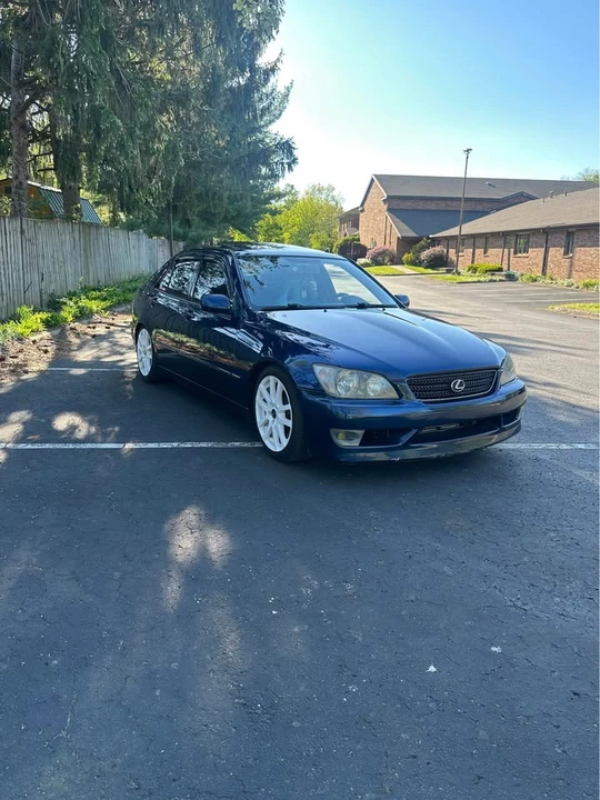 2004 Lexus IS 1st Gen - Image 3 of 10