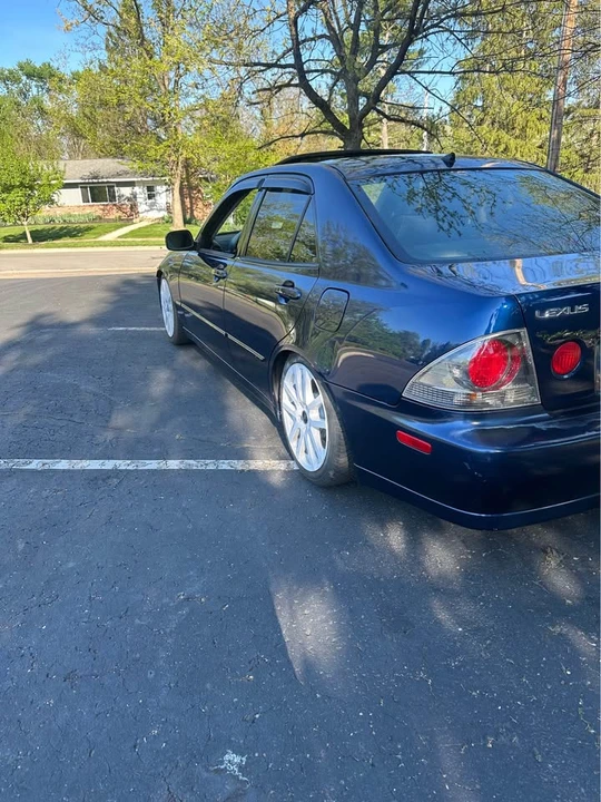 2004 Lexus IS 1st Gen - Image 6 of 10