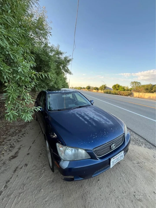 2004 Lexus IS 1st Gen - Image 4 of 9