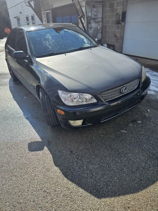 2004 Lexus IS 1st Gen - Image 5 of 8