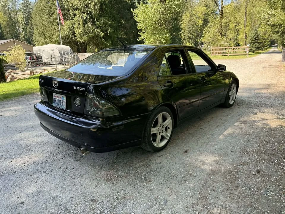 2004 Lexus IS 1st Gen - Image 4 of 16