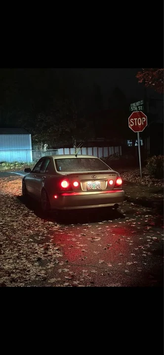 2004 Lexus IS 1st Gen - Image 6 of 8