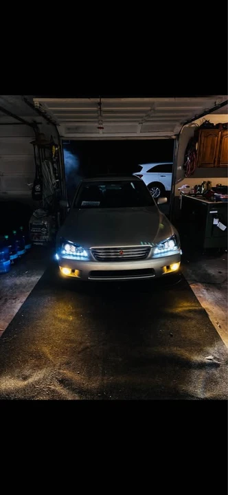 2004 Lexus IS 1st Gen - Image 3 of 8